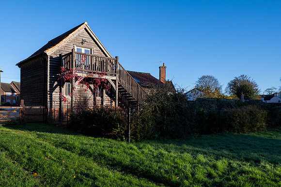 Falcon Barn07