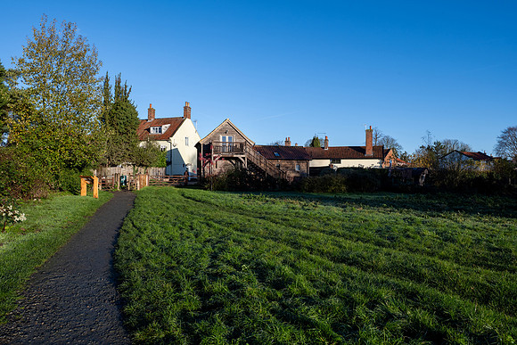 Falcon Barn10