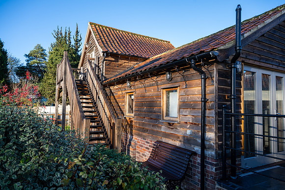 Falcon Barn18