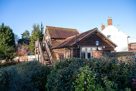 Falcon Barn19