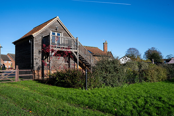 Falcon Barn25