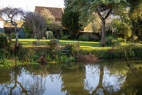 Falcon Barn30