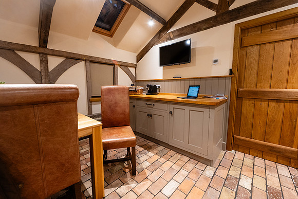 Falcon Barn36