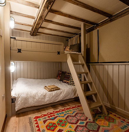 Falcon Barn39