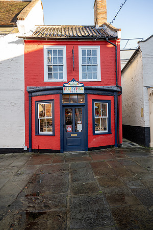 Falcon Barn53